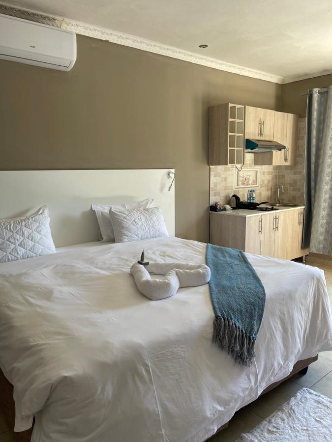 Legends Executive Lodge Choma Екстериор снимка