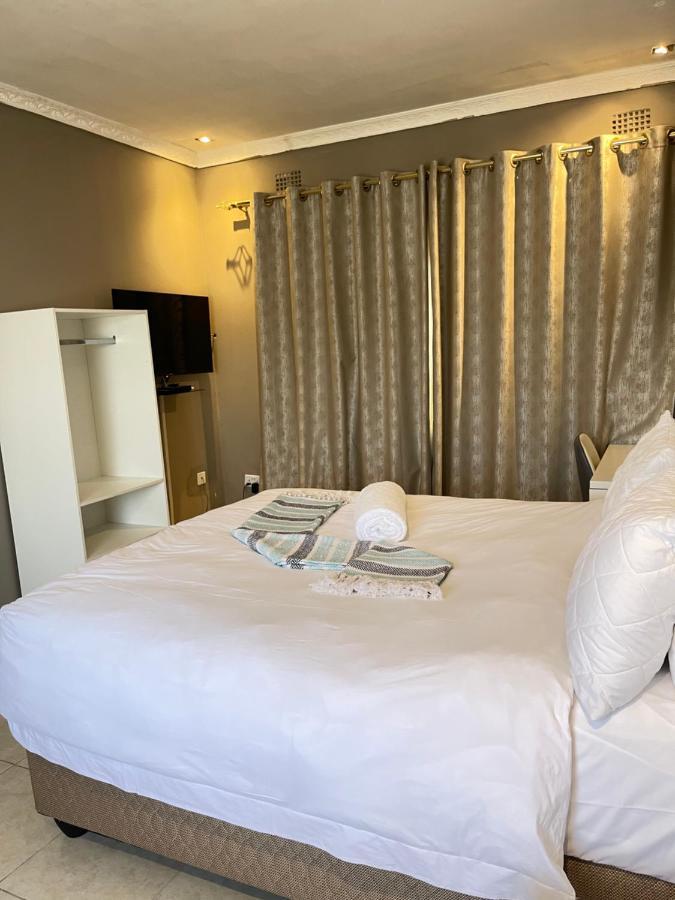 Legends Executive Lodge Choma Екстериор снимка